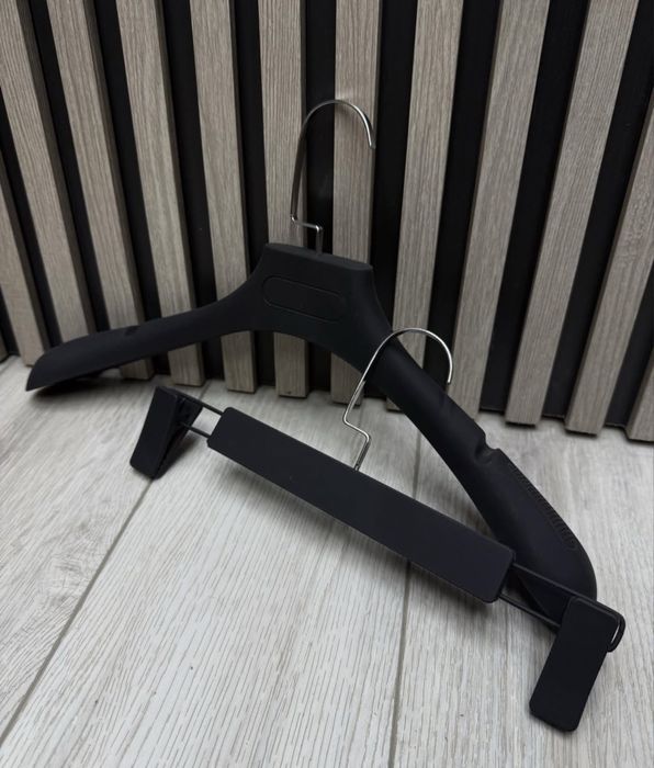 Продам вешалки плечики по 250