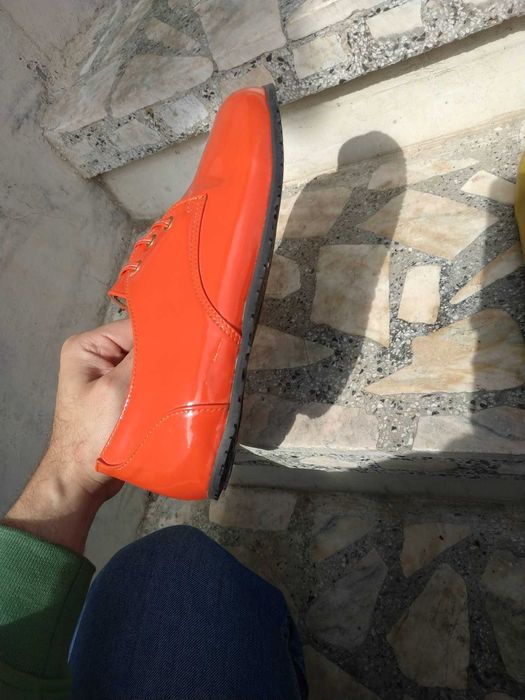 Нови дамски боси обувки