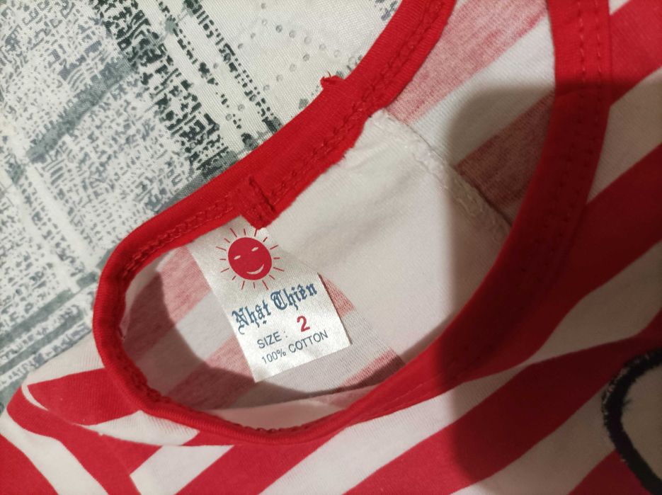 Rochie de vara, mar. 2, culoare rosie cu desen iepuras. Noua.