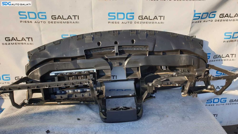 Plansa Bord Goala Dezechipata Volkswagen Golf 5 2004 - 2008 Cod 1K1858295