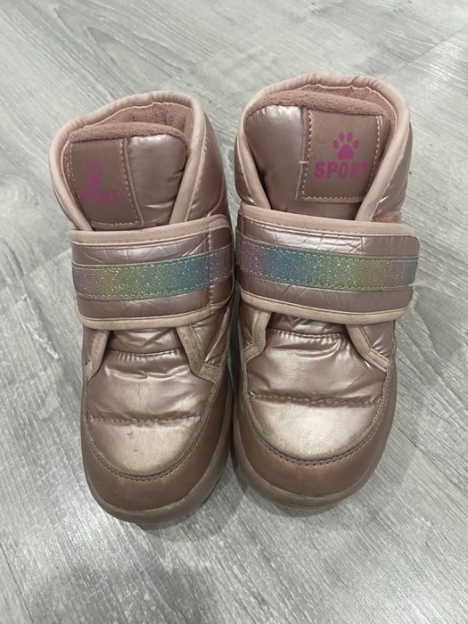 Продам зимние сапоги для девочки