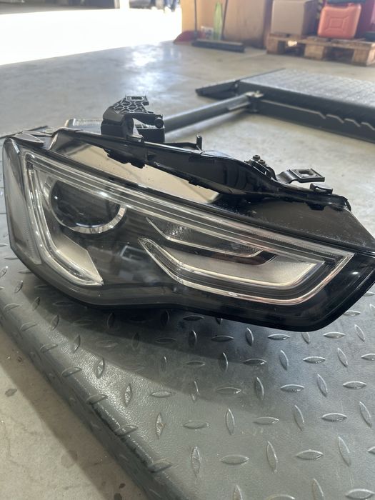 Far dreapta Audi A5 8T facelift 2012-2016 bixenon