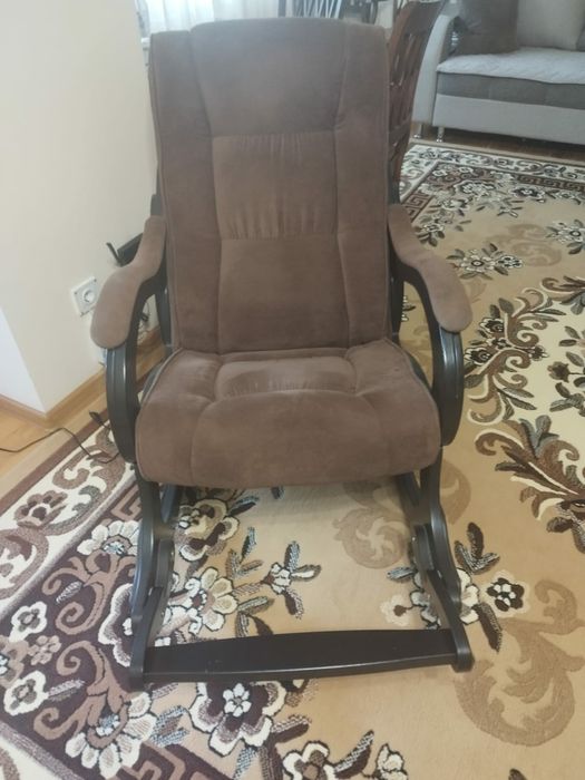 Кресло-качалка из дерева