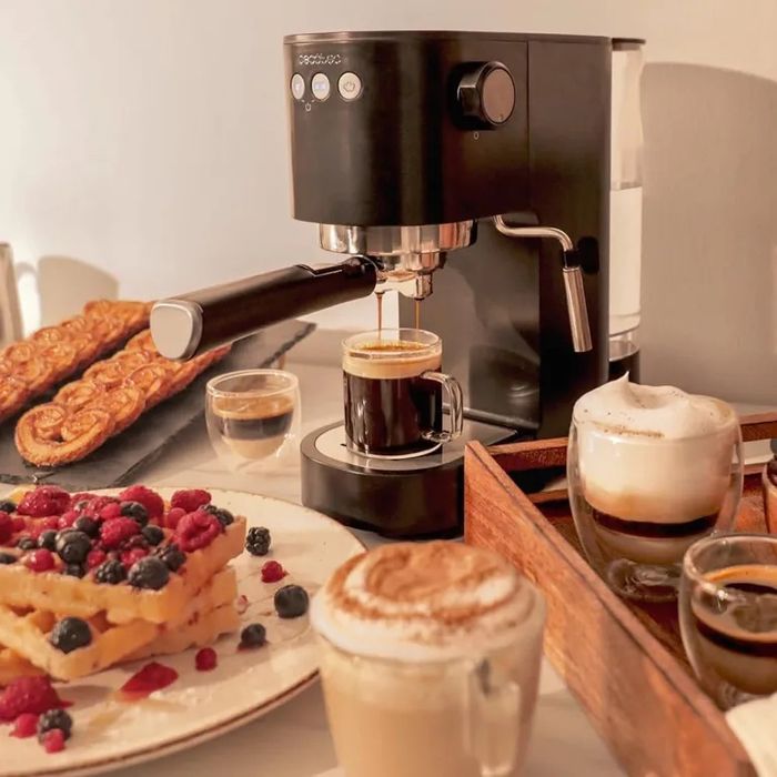 Еспресо кафемашина Cecotec Cafelizzia Fast 1350W