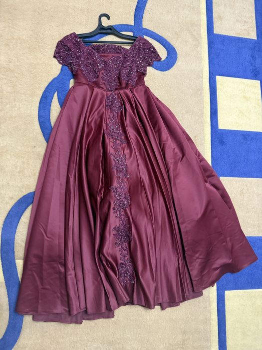 Вечернее платье торг есть