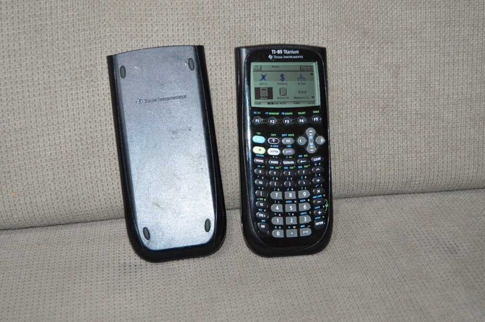 Calculator Grafic Texas Instruments TI-89 Titanium CAS (cu Capac)
