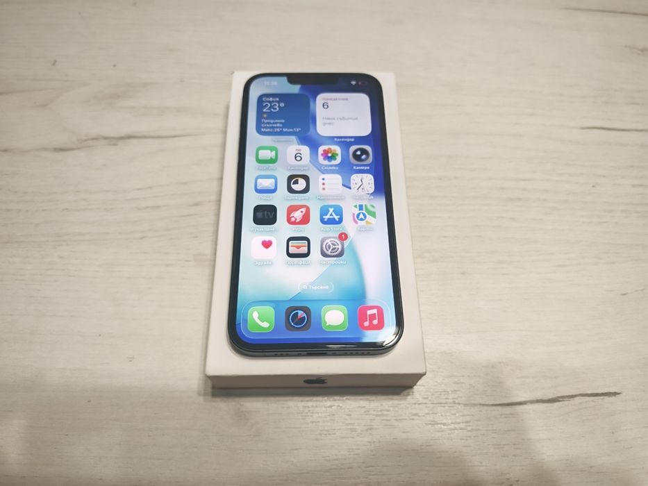 iPhone 16e 128 GB Гаранция Като нов