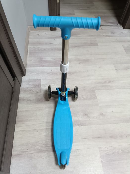 Продам детские самокаты