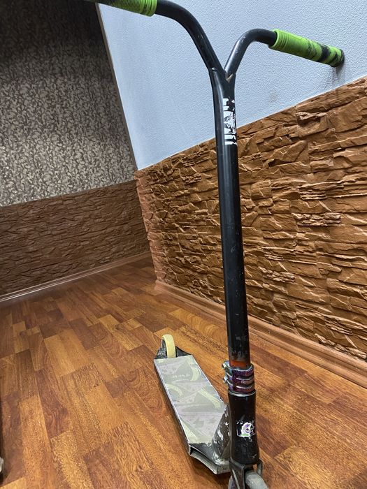 Продам самокат трюковой