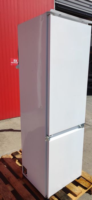 Хладилник с фризер за вграждане SMEG