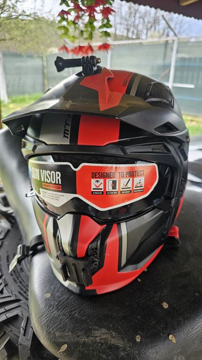 MT Helmets - STREETFIGHTER Twin C5 - Black Red