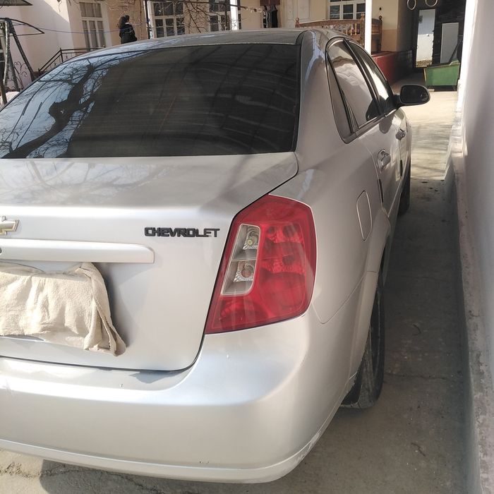 LACETTI sotiladi
