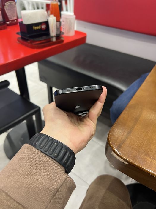 Iphone 15ozi 128gb sim kartali ideal