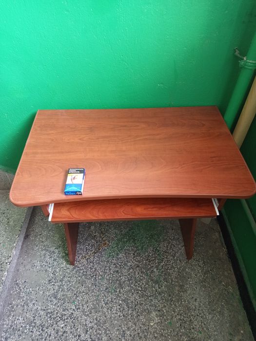 Бюро за компютър ( Идеално за ученици)