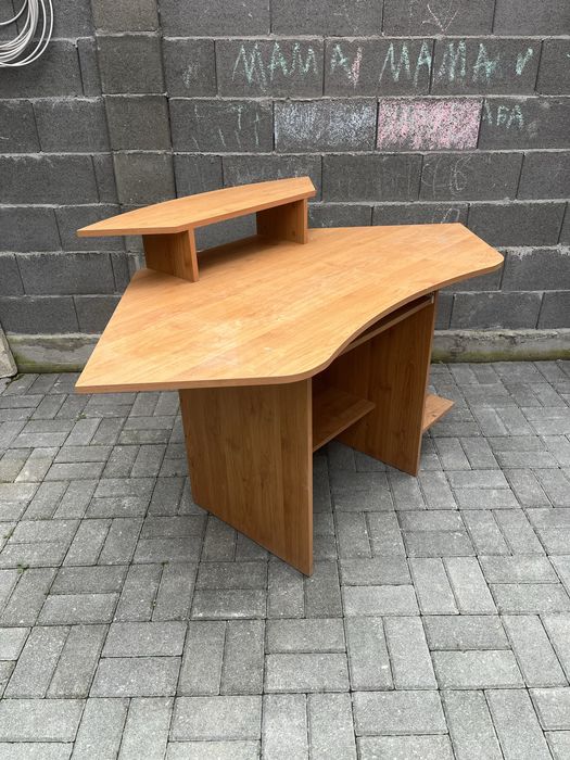 Ъглово бюро.