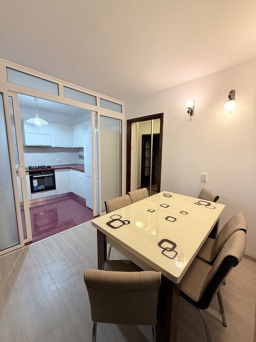 Inchiriez apartament 3 camere