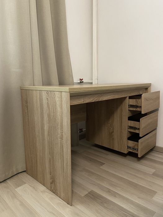 Birou facut la comanda