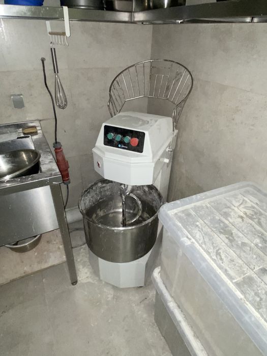 Тестомес спиральный HURAKAN HKN-40SN2V