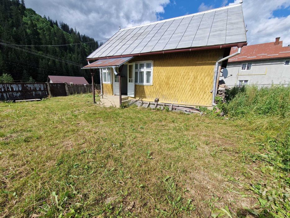 Teren cu casa de vanzare,Câmpulung Moldovenesc,strada Izvorul Alb