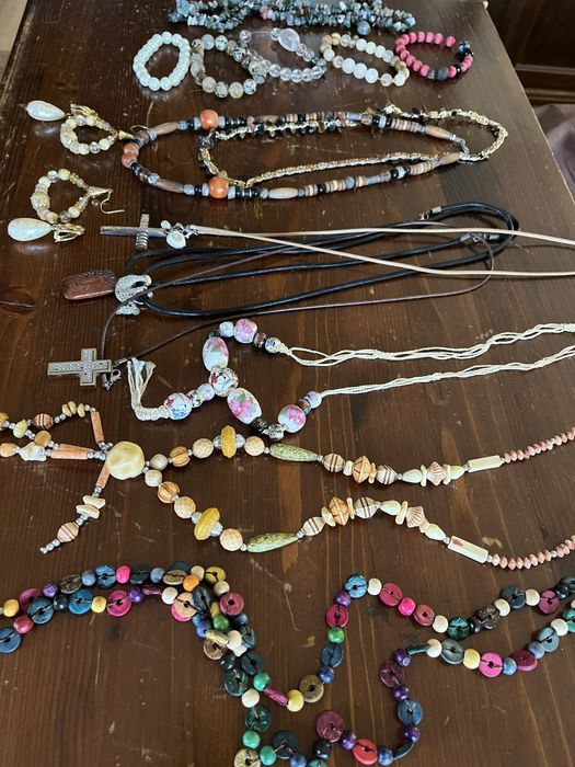 Продавам лечебно магнитни бижута 15лв.