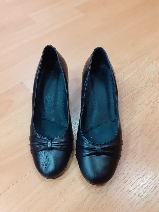 Дамски обувки 35 номер 20 лв.