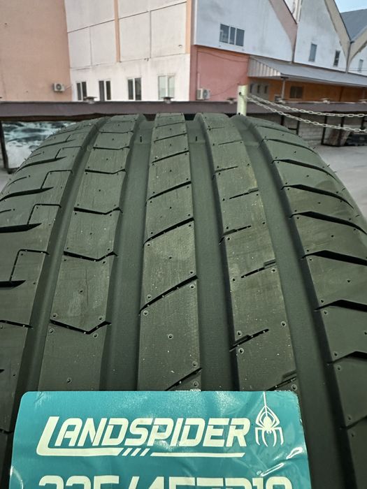 Нови летни гуми LANDSPIDER UHP 235/45R19 99Y XL БОРД 2354519