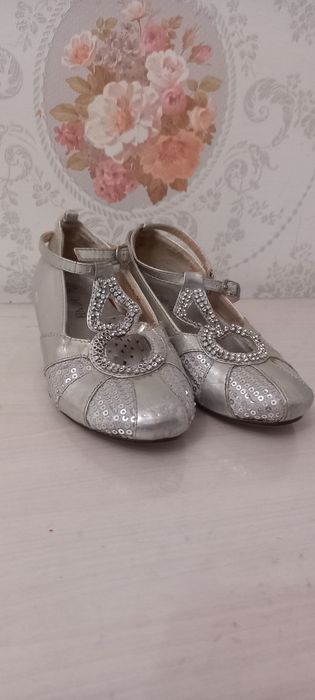 Срочно продам туфли