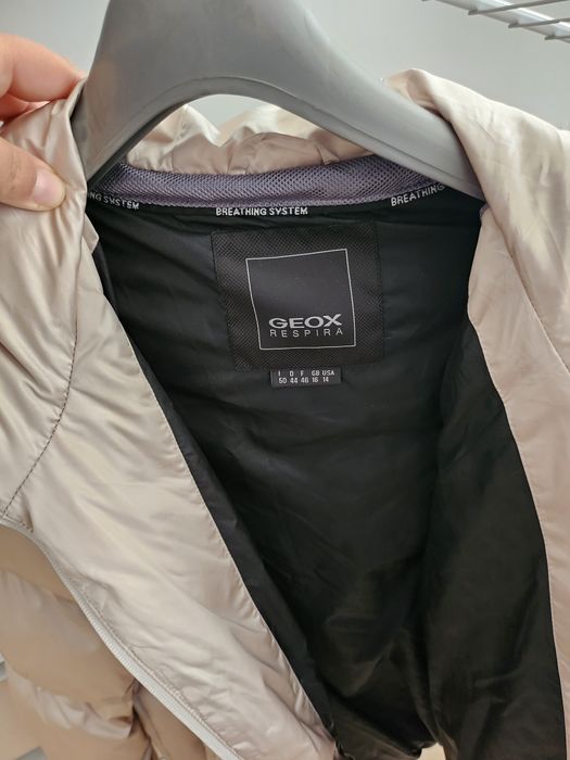 Яке GEOX цвят шампанско