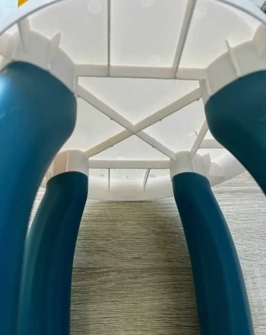 Детский стульчик пластиковый к столику с Lego, доставка