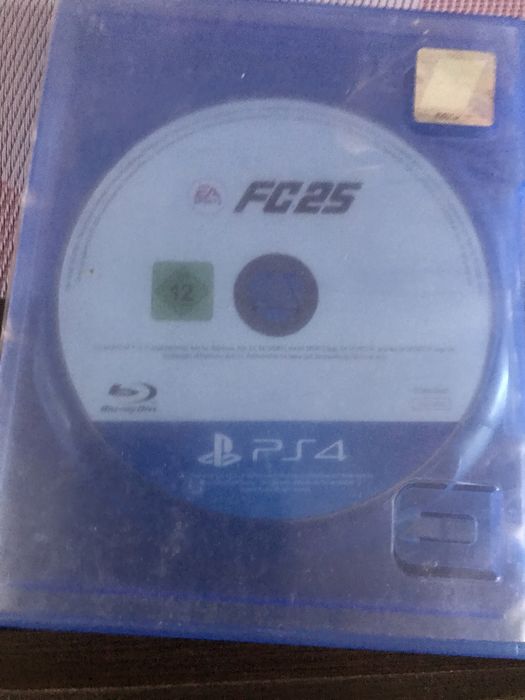 Фифа 25 для ps4 в хорошом состояние.