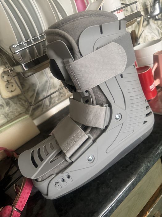 Ортопедичен ботуш