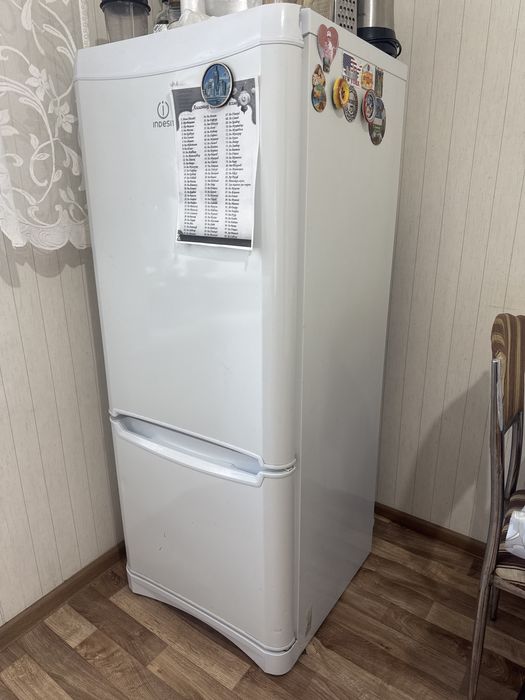 Холодильник индесит