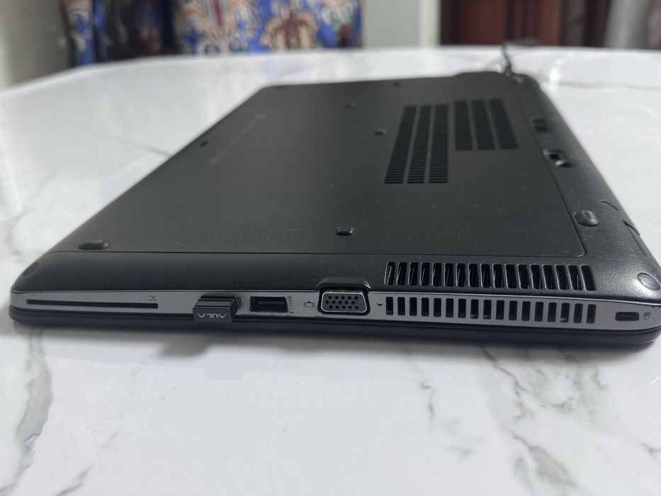 HP EliteBook 850 / i7 / 9GB / Windows 10 Pro