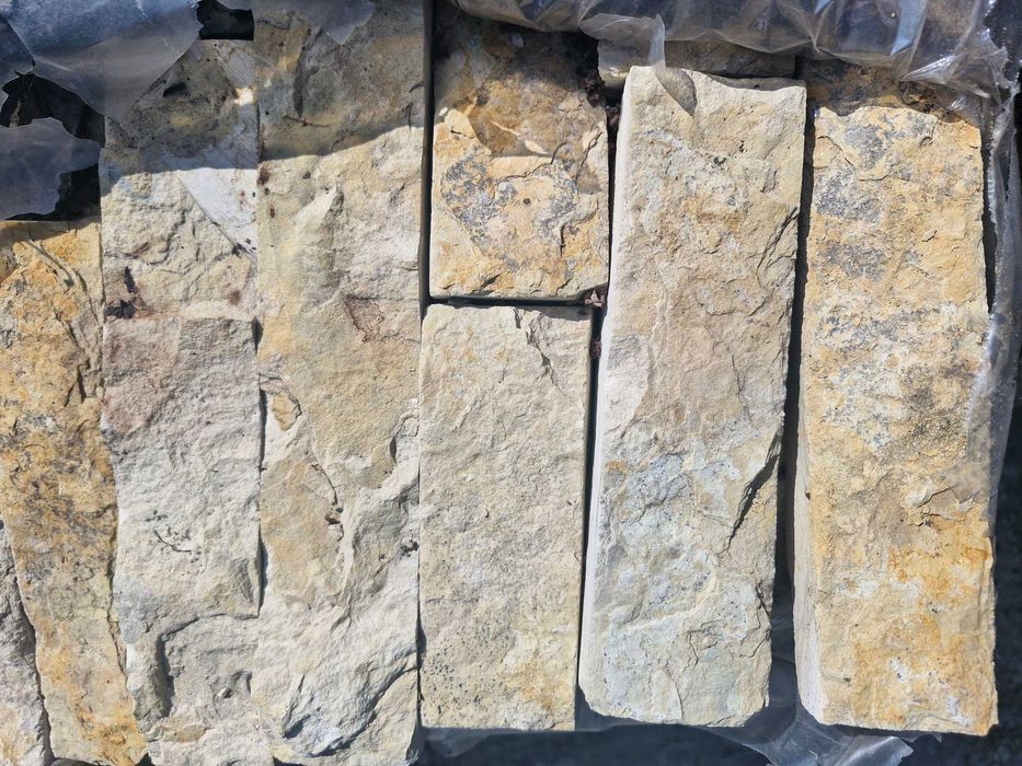 Vând piatră fasonată