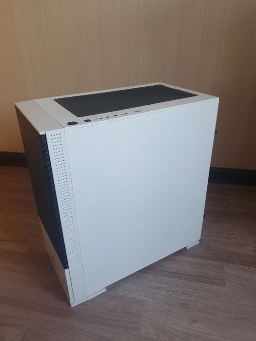 ППродам корпус в идеальном состоянии