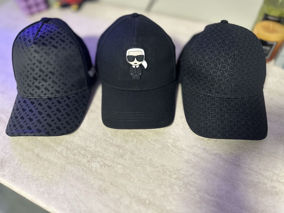 Шапка с козирка на BOSS, Karl, Calvin
