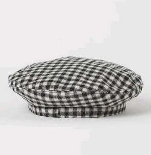 Шапка барета с вълна