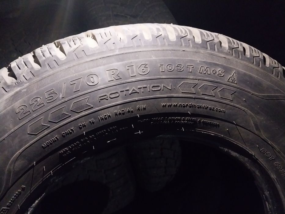 4 шины Nokian 225 70 R16.