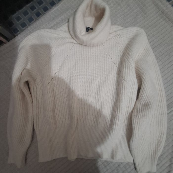 Bluza de.lana cu gat