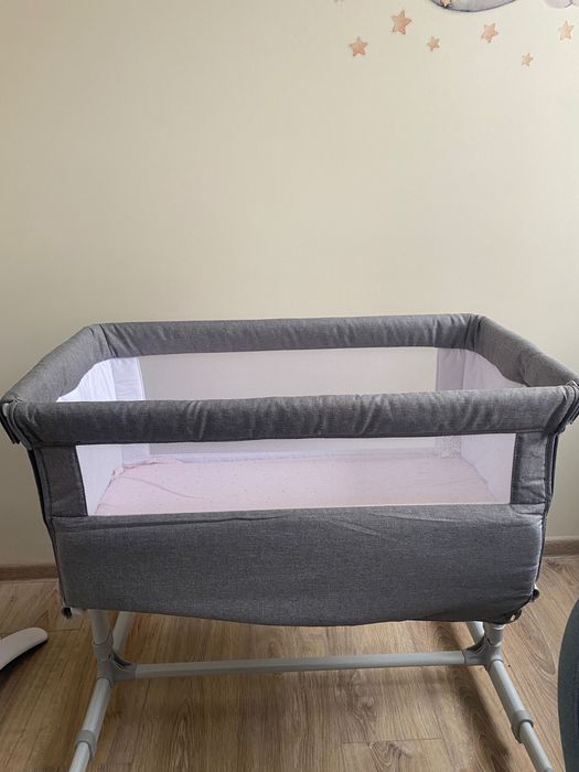 Кошара next to me с подвижна страница и на колелца