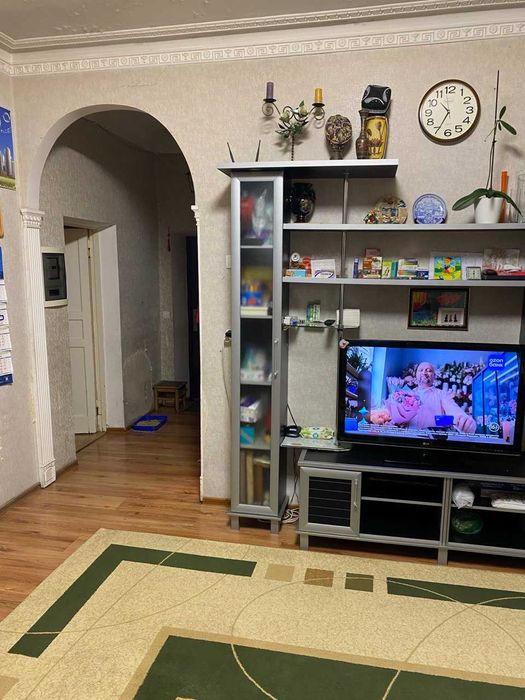 3-х комнатная квартира. Миробадский р-н. 158 школа.