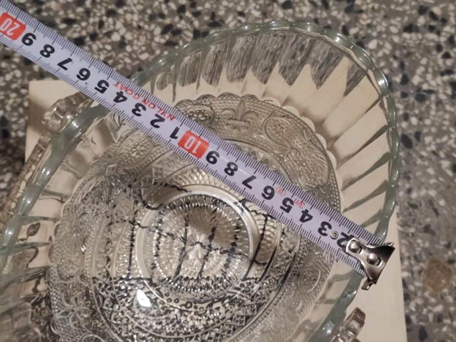 Стъклена кошница бонбониера