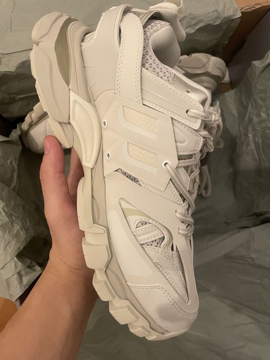 Balenciaga track