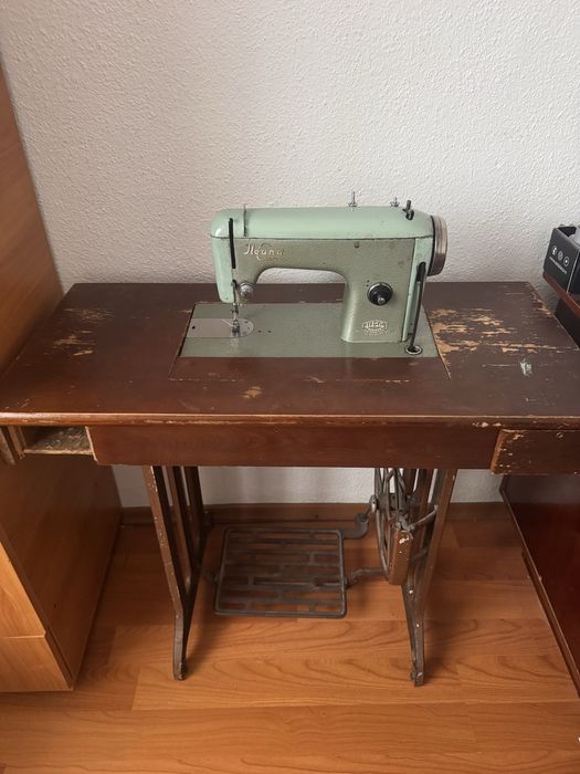 Masina de cusuta ILEANA