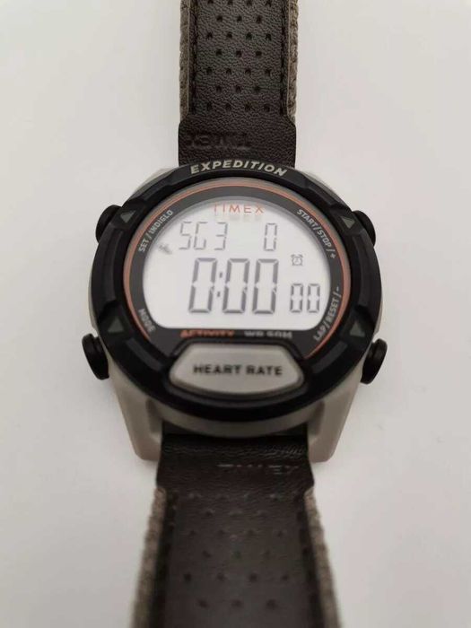 Timex Expedition  кожена каишка, 43 mm, сърдечен ритъм TW4B27100