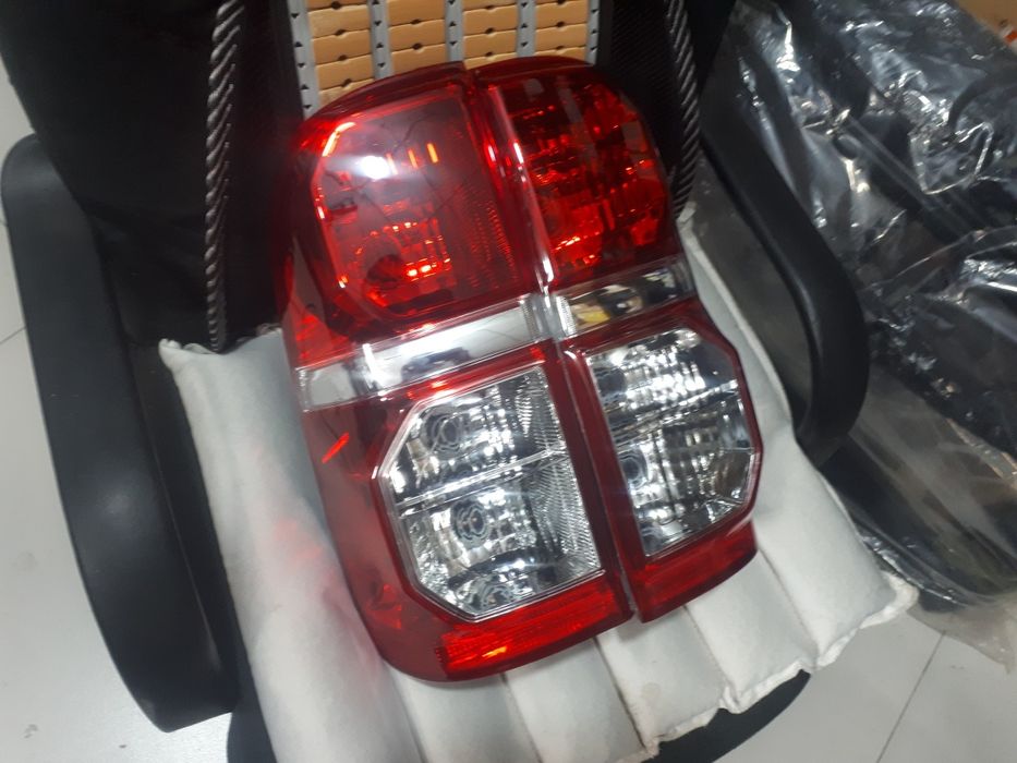 Фонари задние Hilux