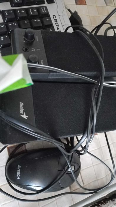 Компьютер в комплекте процессор, монитор, колонки..