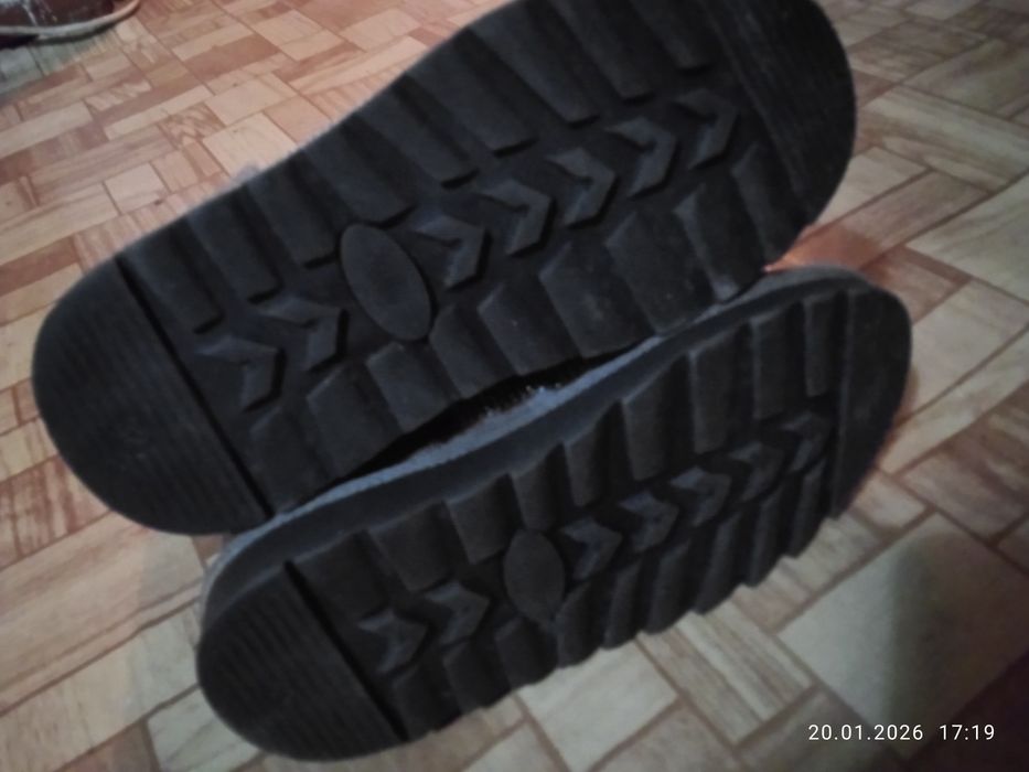 Продам зимние уги для девочки