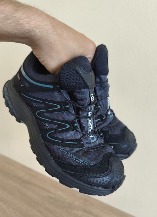 Salomon Goretex 36
