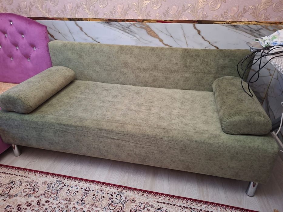 Диван в хорошом состоянии